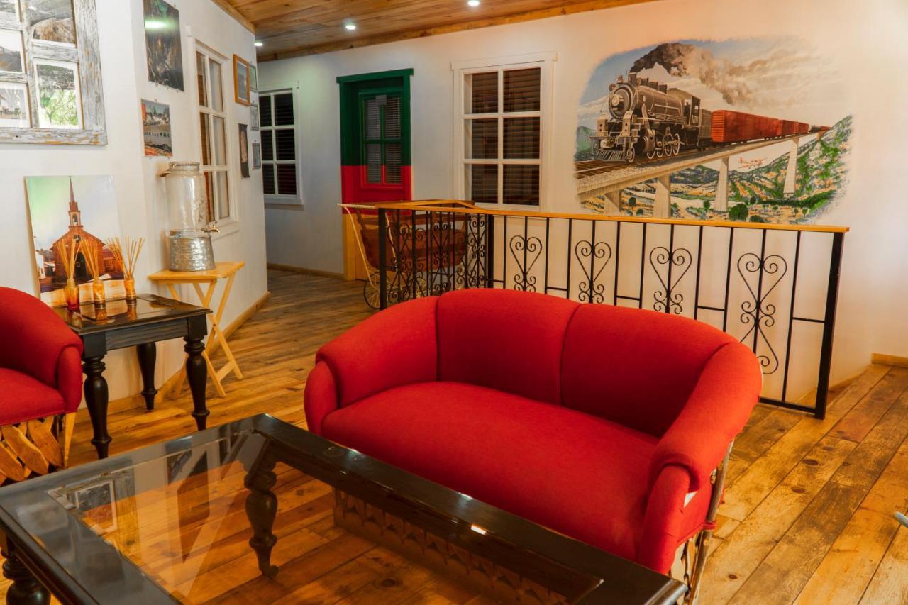 Hotel La Estacion Креел Екстериор снимка